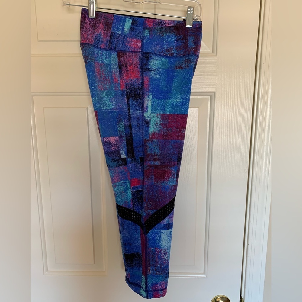 Soma “Soma Sport” black/blue/pink capri leggings. Hi Waistband. Size XL - Picture 9 of 11